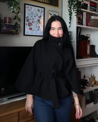 Carmen™ | Chaqueta capa de tricot con cinturón